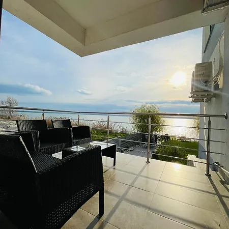 Roapart Mamaia- Sunset Dream *